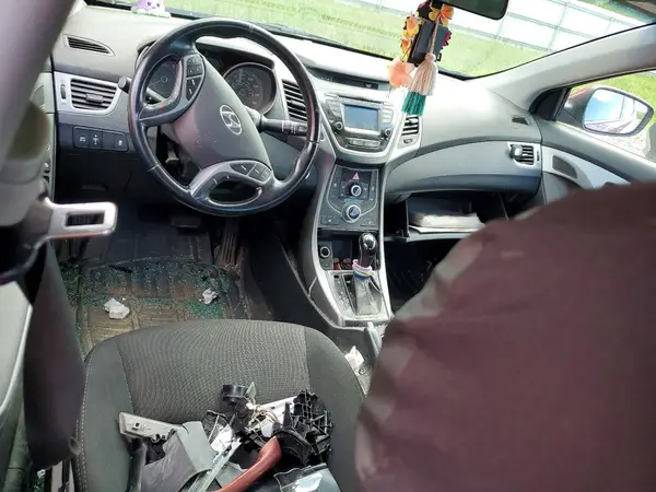 5NPDH4AE9GH675418 2016 HYUNDAI ELANTRA - Image 8