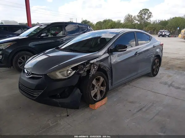 5NPDH4AE9GH675497 2016 HYUNDAI ELANTRA - Image 2