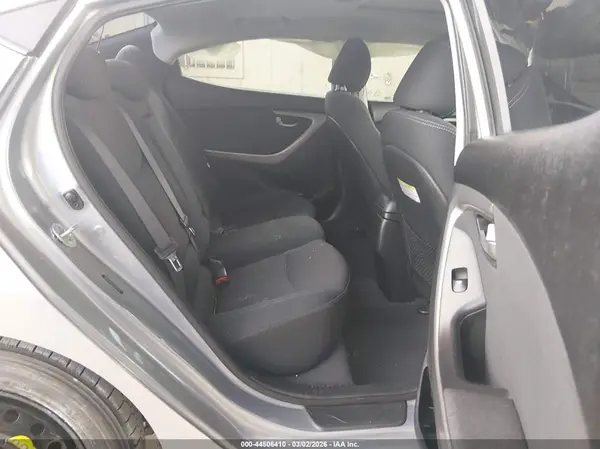 5NPDH4AE9GH675497 2016 HYUNDAI ELANTRA - Image 8