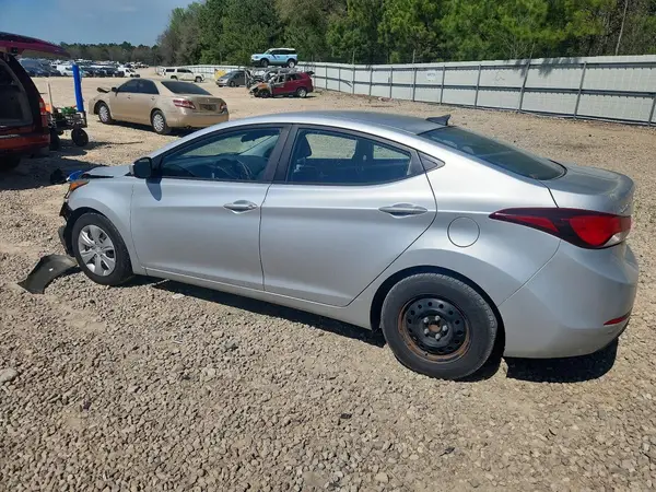 5NPDH4AE9GH677041 2016 HYUNDAI ELANTRA - Image 2