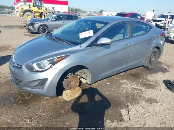 5NPDH4AE9GH678092 2016 HYUNDAI ELANTRA - Image 2