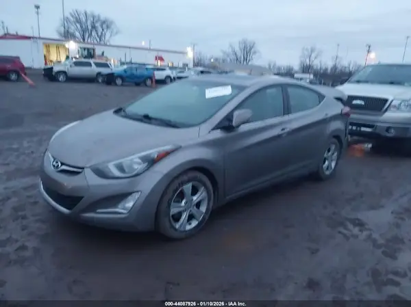 5NPDH4AE9GH679405 2016 HYUNDAI ELANTRA - Image 2