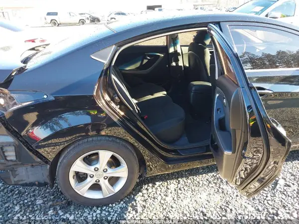 5NPDH4AE9GH679937 2016 HYUNDAI ELANTRA - Image 8