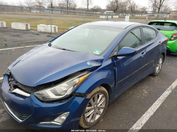 5NPDH4AE9GH681235 2016 HYUNDAI ELANTRA - Image 2