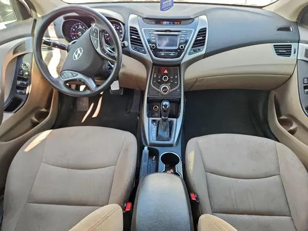 5NPDH4AE9GH681767 2016 HYUNDAI ELANTRA - Image 8