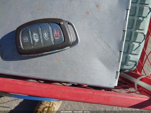 5NPDH4AE9GH681817 2016 HYUNDAI ELANTRA - Image 8