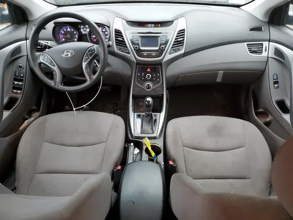 5NPDH4AE9GH681977 2016 HYUNDAI ELANTRA - Image 8