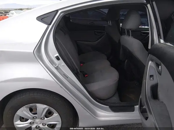 5NPDH4AE9GH682210 2016 HYUNDAI ELANTRA - Image 8