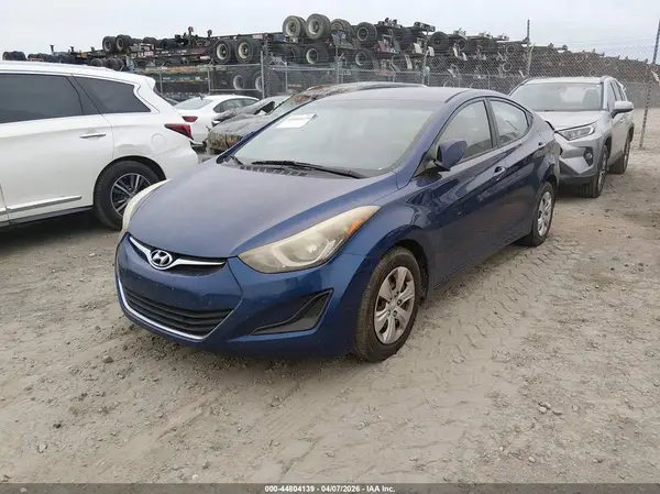 5NPDH4AE9GH682661 2016 HYUNDAI ELANTRA - Image 2
