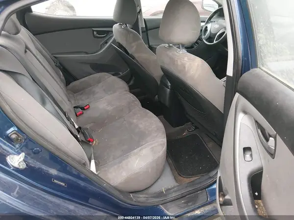 5NPDH4AE9GH682661 2016 HYUNDAI ELANTRA - Image 8