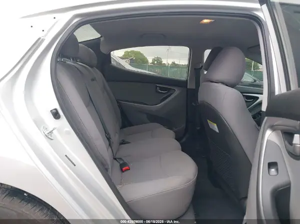 5NPDH4AE9GH684149 2016 HYUNDAI ELANTRA - Image 8