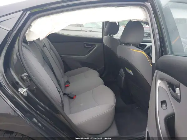 5NPDH4AE9GH686578 2016 HYUNDAI ELANTRA - Image 8