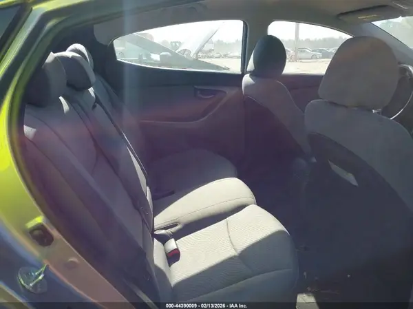5NPDH4AE9GH686998 2016 HYUNDAI ELANTRA - Image 8