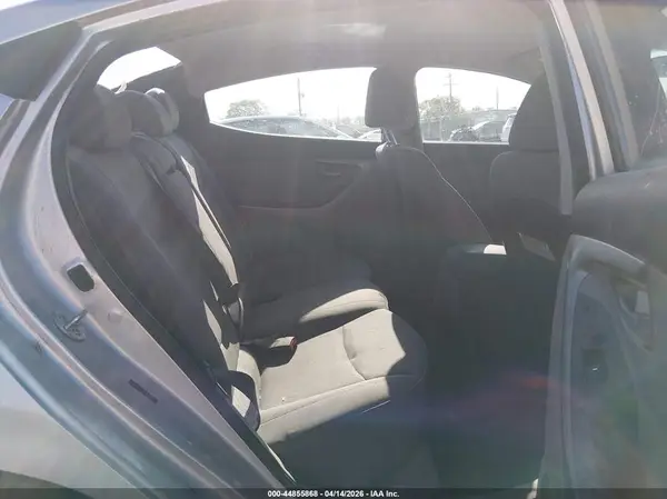 5NPDH4AE9GH687231 2016 HYUNDAI ELANTRA - Image 8