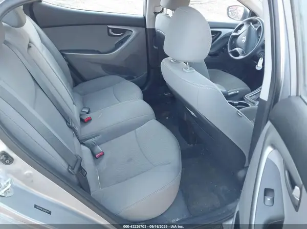 5NPDH4AE9GH687472 2016 HYUNDAI ELANTRA - Image 8