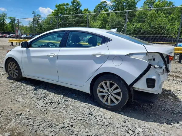 5NPDH4AE9GH687536 2016 HYUNDAI ELANTRA - Image 2