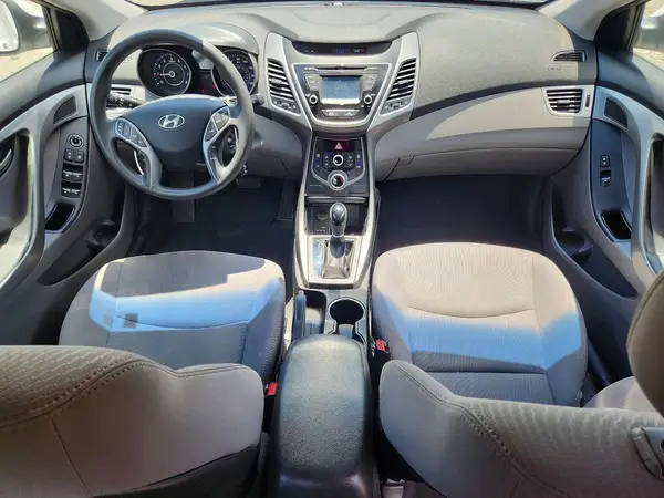 5NPDH4AE9GH687536 2016 HYUNDAI ELANTRA - Image 8