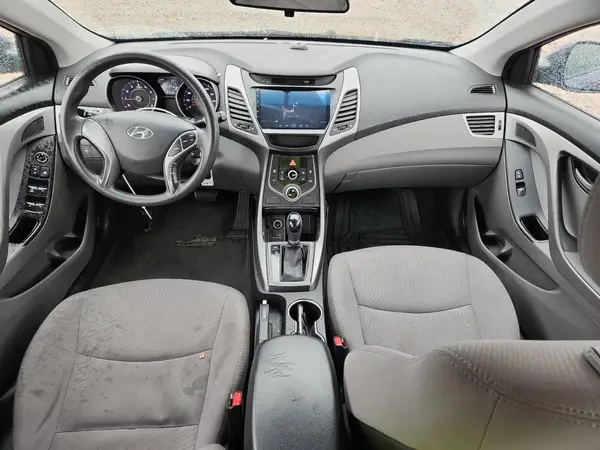 5NPDH4AE9GH687925 2016 HYUNDAI ELANTRA - Image 8