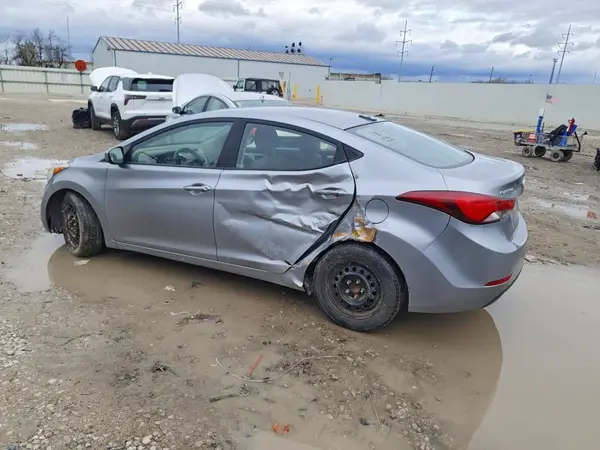 5NPDH4AE9GH688363 2016 HYUNDAI ELANTRA - Image 2