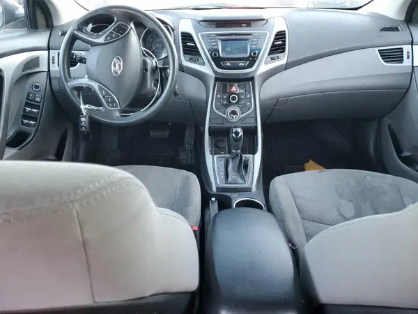 5NPDH4AE9GH690937 2016 HYUNDAI ELANTRA - Image 8