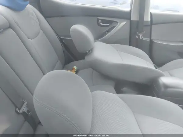 5NPDH4AE9GH694809 2016 HYUNDAI ELANTRA - Image 8