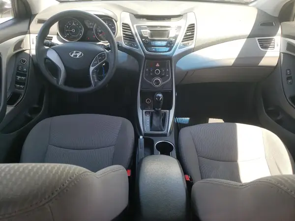 5NPDH4AE9GH695281 2016 HYUNDAI ELANTRA - Image 8