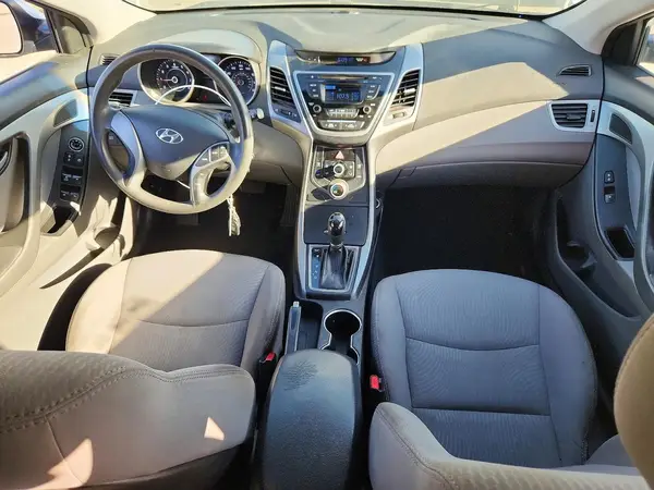 5NPDH4AE9GH695572 2016 HYUNDAI ELANTRA - Image 8