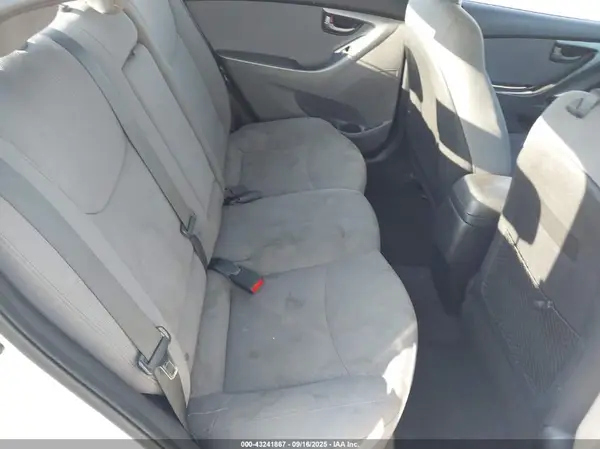 5NPDH4AE9GH695765 2016 HYUNDAI ELANTRA - Image 8