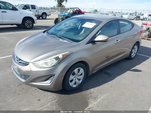 5NPDH4AE9GH696785 2016 HYUNDAI ELANTRA - Image 2