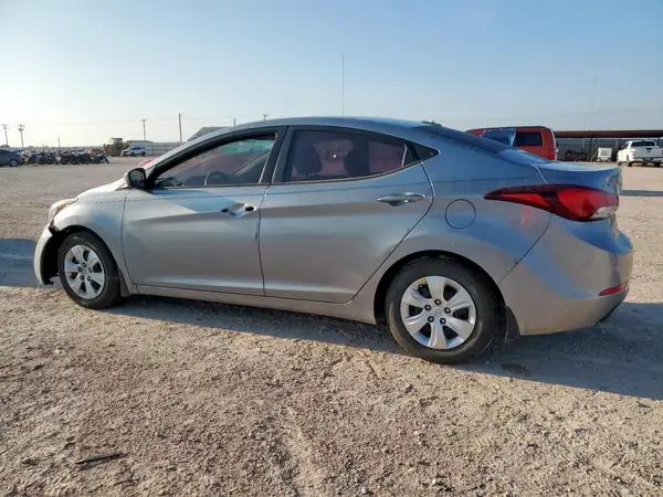 5NPDH4AE9GH696995 2016 HYUNDAI ELANTRA - Image 2