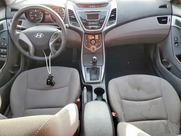 5NPDH4AE9GH696995 2016 HYUNDAI ELANTRA - Image 8