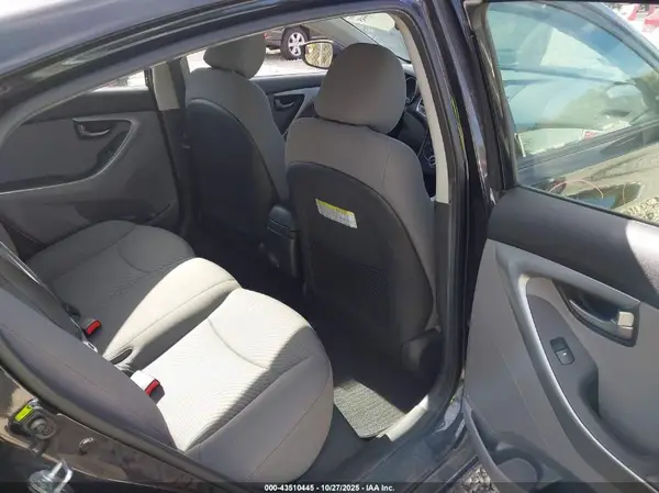 5NPDH4AE9GH698939 2016 HYUNDAI ELANTRA - Image 8