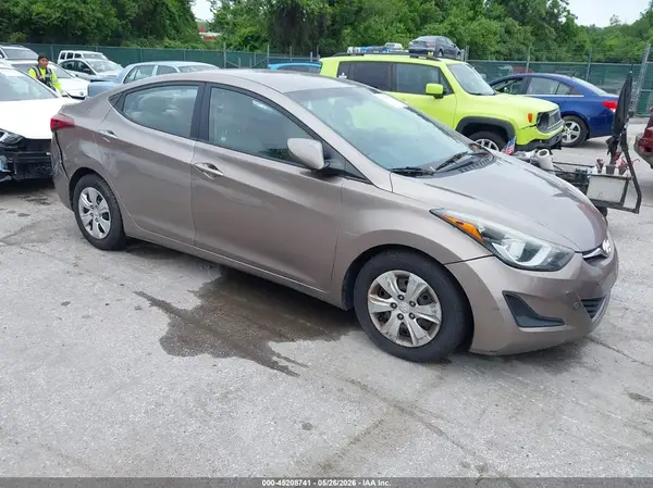 5NPDH4AE9GH700026 2016 HYUNDAI ELANTRA - Image 1