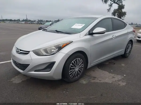5NPDH4AE9GH701919 2016 HYUNDAI ELANTRA - Image 2