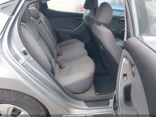 5NPDH4AE9GH702276 2016 HYUNDAI ELANTRA - Image 8