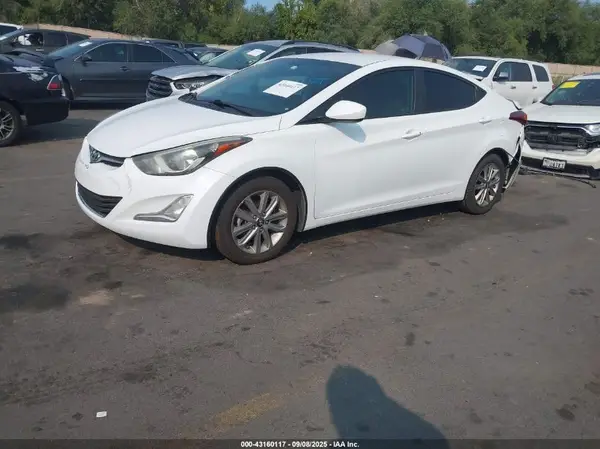 5NPDH4AE9GH703265 2016 HYUNDAI ELANTRA - Image 2