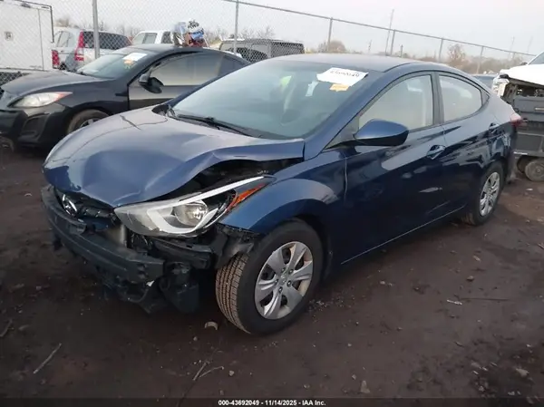 5NPDH4AE9GH703489 2016 HYUNDAI ELANTRA - Image 2
