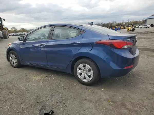 5NPDH4AE9GH704769 2016 HYUNDAI ELANTRA - Image 2