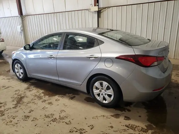 5NPDH4AE9GH705615 2016 HYUNDAI ELANTRA - Image 2