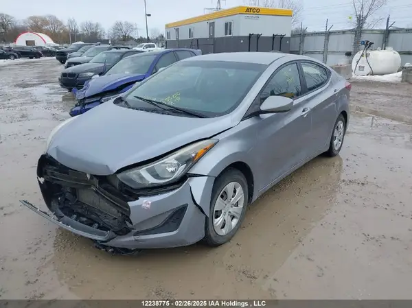 5NPDH4AE9GH707235 2016 HYUNDAI ELANTRA - Image 2