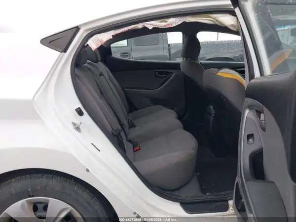 5NPDH4AE9GH708319 2016 HYUNDAI ELANTRA - Image 8