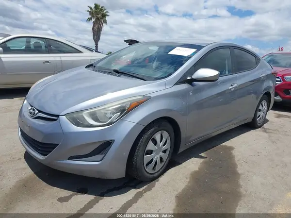 5NPDH4AE9GH709017 2016 HYUNDAI ELANTRA - Image 2