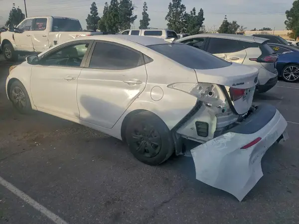 5NPDH4AE9GH709261 2016 HYUNDAI ELANTRA - Image 2