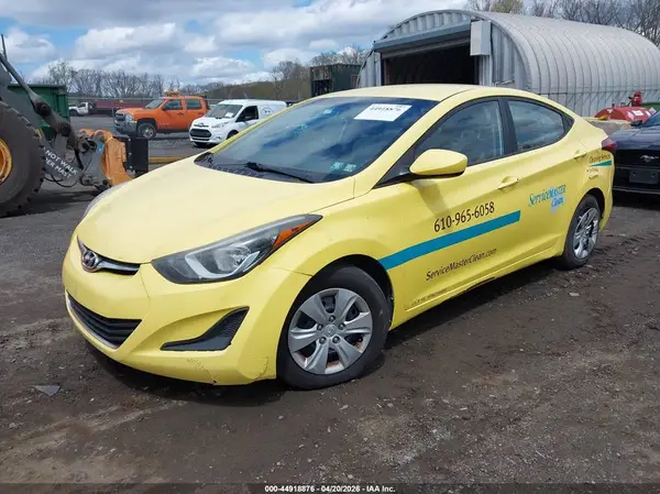 5NPDH4AE9GH712354 2016 HYUNDAI ELANTRA - Image 2