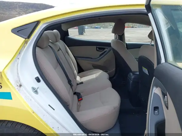 5NPDH4AE9GH712354 2016 HYUNDAI ELANTRA - Image 8
