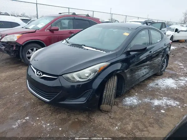 5NPDH4AE9GH713634 2016 HYUNDAI ELANTRA - Image 2