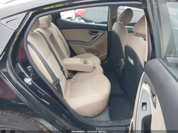 5NPDH4AE9GH713634 2016 HYUNDAI ELANTRA - Image 8