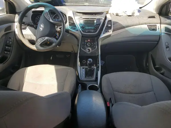 5NPDH4AE9GH713889 2016 HYUNDAI ELANTRA - Image 8