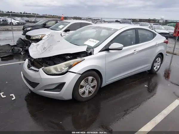 5NPDH4AE9GH715514 2016 HYUNDAI ELANTRA - Image 2