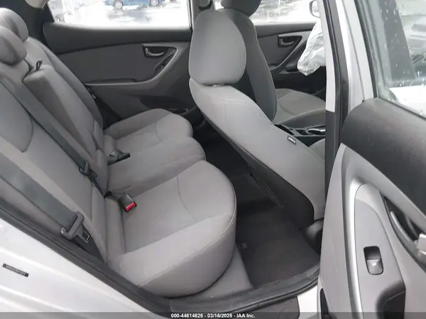 5NPDH4AE9GH715514 2016 HYUNDAI ELANTRA - Image 8